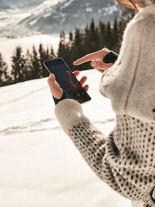 Deutsche Telekom and Google Successfully Test SMS over Satellite on Google Pixel 9
